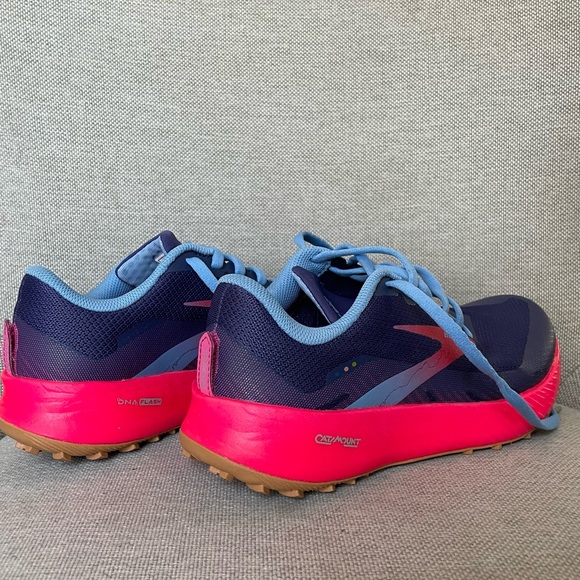 Brooks Catamount Super comfy! Only worn a couple of times, decided to size down. - Picture 6 of 15